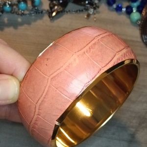 3/$20 - Mix & Match - Wide Bangle 🍊